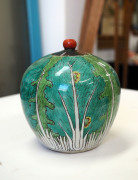 A Chinese famille verte porcelain lidded pot with enamel decoration, late 18th early 19th century, 11cm high, 10cm wide - 5