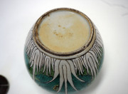 A Chinese famille verte porcelain lidded pot with enamel decoration, late 18th early 19th century, 11cm high, 10cm wide - 8