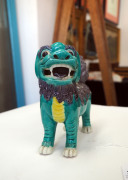 A Chinese porcelain Foo dog statue, early 20th century, ​15cm high, 15cm long - 3