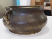 A Chinese bronze temple censer with impressive double dragon mark in relief, 19th/20th century, ​9cm high, 19cm wide - 6