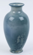 ROYAL DOULTON Titanium English porcelain vase with crane in flight, by HARRY ALLEN, circa 1919, marked "Royal Doulton England, Titanium" with impressed date mark, 13cm high - 4