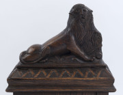 An English oak carving of a lion mounted on a sarcophagus with claw feet, 16th/17th century, ​45cm high - 6