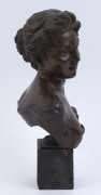 Antique Italian bronze bust of a lady on marble plinth, 19th century, signed on the back "ENIO......?, Naples", ​30cm high - 3