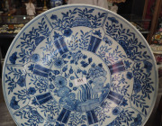 A Chinese blue and white porcelain charger, 19th/20th century, ​44cm diameter - 2