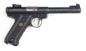 STURM RUGER MKI S/A R/F PISTOL: 22 R/F; 9 shot mag; 140mm (5½") round bull barrel; g. bore; standard sights, frame address & markings; vg profiles & clear markings; retains 80% original blacked finish; vg chequered black plastic grips; gwo & vg cond. 