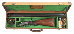 CASED W.H.WAKEFIELD & CO B.L.N.E. FIELD SxS SHOTGUN: 12G; 2¾" chambers; 30" barrels; 1¼ oz N.P.; choked FULL & FULL; tight on the face; vg bores; 90% blacked finish to barrels; plain borderline engraved locks inscribed W.H.WAKEFIELD & CO; g. profiles; fai