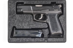 STURM RUGER P85 S/A PISTOL: 9mm; 10 shot mag; 114mm (4½") barrel; vg bore; standard sights, slide & frame markings; sharp profiles & markings; 98% original blacked finish remains; exc Ruger black plastic grips; gwo & exc cond. With spare mag & Ruger plas