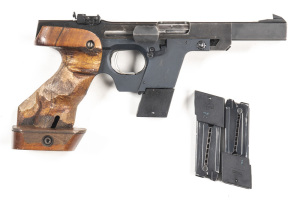 WALTHER G.SP 32 S/A TARGET PISTOL: 32 S&W Long; 5 shot mag; 107mm (4 3/16") barrel; g. bore; standard sights; WALTHER BANNER G S P 32 SUW LONG WADCUTTER & address to lhs of barrel; g. profiles & clear markings; black flat matt finish to all metal, thinnin