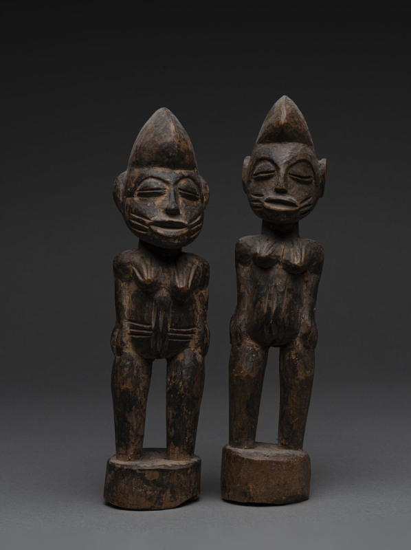 Two female standing figures, carved and patinated wood, Senufo tribe, Ivory Coast, ​24cm high