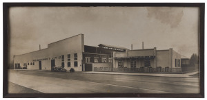 RHEEM MANUFACTURING Co. framed vintage photograph of the Australian division building, on card and in period oak frame, circa 1940, ​38 x78cm