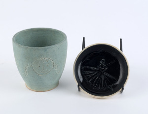 GUY BOYD small pottery jardinière with sgraffito decoration together with a dish decorated by Howley, ​incised "Guy Boyd", the jardiniere 11cm high