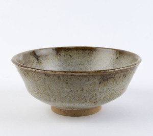 HAROLD HUGHAN pottery bowl, signed "Hughan", 7cm high, 16cm wide