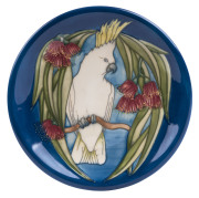 MOORCROFT Sulphur Crested Cockatoo plate, limited edition numbered 69/350, in original box, impressed "Moorcroft, Made In England, Delbry Antiques, Melbourne, W.M.", ​26cm diameter - 2