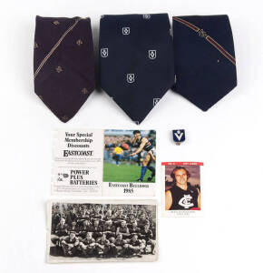 1933-75 football cards (34) including 1975 Tip Top "VFL Footballers" [9/28]; also Boyles postcard for Footscray team (creases); 1985 Footscray season tickets (2); VFL badge; ties for VFL (2) & SAFL. Poor/G.