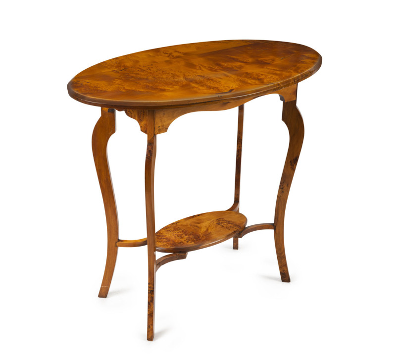 New Zealand oval occasional table, solid totara with fine figuring, early 20th century, 73cm high, 81cm wide, 37cm deep