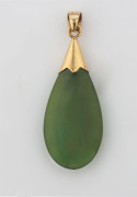 A teardrop pendant, New Zealand greenstone and yellow gold, 19th/20th century, 4cm high