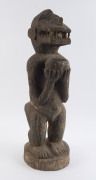 A rare standing monkey statue with offering bowl, carved wood with nature pigment finish, Baule tribe, Ivory Coast, 73cm high - 2