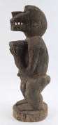 A rare standing monkey statue with offering bowl, carved wood with nature pigment finish, Baule tribe, Ivory Coast, 73cm high - 10