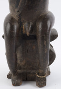 Seated male figure holdings his beard, carved wood and trade bead with remains of painted finish, Baule tribe, Ivory Coast, ​53cm high - 5