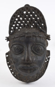 Two tribal face masks, cast bronze, West African, ​18cm high - 4