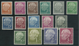 GERMANY : WEST GERMANY: 1954 (SG.1104-1122 range) Heuss 4pf to 3Dm, comprising 15 values incl. the rare 50pf slate Michel #189, fresh MUH, Cat. €220+