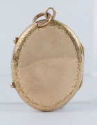 A Colonial yellow gold oval locket with nesting bird motif, inset with stones, 19th century, ​3cm high, 4.7 grams total - 3