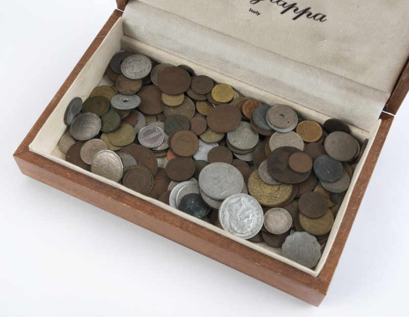 Coins - World : World mixture of mostly low denomination circulated alloy coins, France/French Community well represented, mostly 20th century, few earlier.
