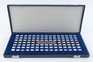 Medallions & Badges : STERLING SILVER MINIATURES - "THE MEDALLIC REGISTER OF THE WORLD'S GREAT SHIPS": Franklin Mint emission comprising 100 sterling silver ingots, each weighing approximately 2gr, all displayed in felt-lined presentation case; some damage to case.