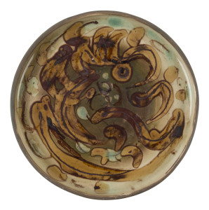 ROBERT BECK pottery dish with abstract design, incised "Beck", 20cm diameter