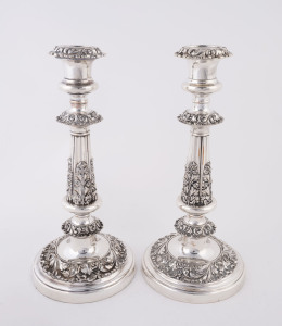 A fine pair of antique English Sheffield plated candle sticks, 19th century, ​30.5cm high
