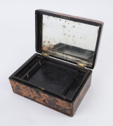 A Japanese jewellery box, tortoiseshell and lacquer work finish, Meiji period, 19th century, ​10cm high, 24cm wide, 16.5cm deep - 2