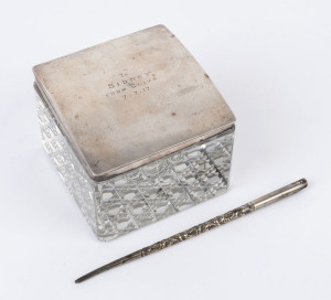 An English sterling silver topped glass inkwell and quill in plush box, Birmingham, circa 1914, 9cm wide