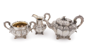 An antique three piece English sterling silver tea service, by Edward, Edward Jnr., John & William Barnard of London, circa 1836, ​the teapot 17cm high, 28cm wide, 1490 grams total