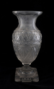 An antique English crystal mantel vase, early 19th century, 29.5cm high