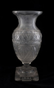 An antique English crystal mantel vase, early 19th century, ​29.5cm high