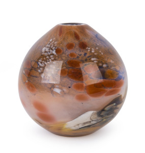 CHRIS PANTANO "OUTBACK" Australian art glass vase, 20th century, engraved "Pantano", 13cm high, 12cm wide