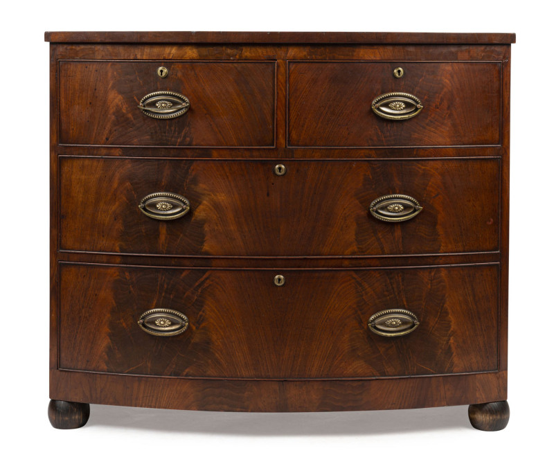 A Georgian bow front mahogany chest of four drawers, early 19th century, ​84cm high, 98cm wide, 55cm deep