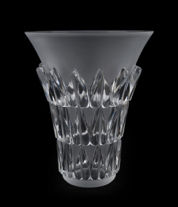 LALIQUE "Feuilles" French art glass vase, engraved "Lalique, France", 18.5cm high