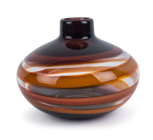 CENEDESE Murano glass vase with orange swirling design, engraved "Cenedese", 15cm high, 20cm wide