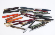 A collection of 29 assorted vintage and antique pens