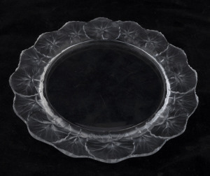 LALIQUE French art glass plate, engraved "Lalique, France", 21cm wide