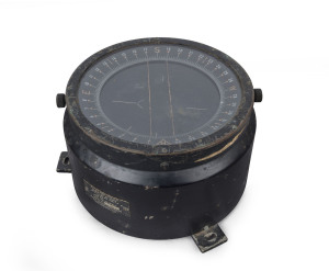 WWII American aircraft compass (type D-12), 12cm high, 18cm diameter