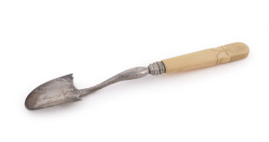 A Georgian sterling silver and bone handled stilton scoop by Robert Mitchell of Birmingham, circa 1825. Engraved "In Memory Of GEORGE VERNON WALL", 20cm long