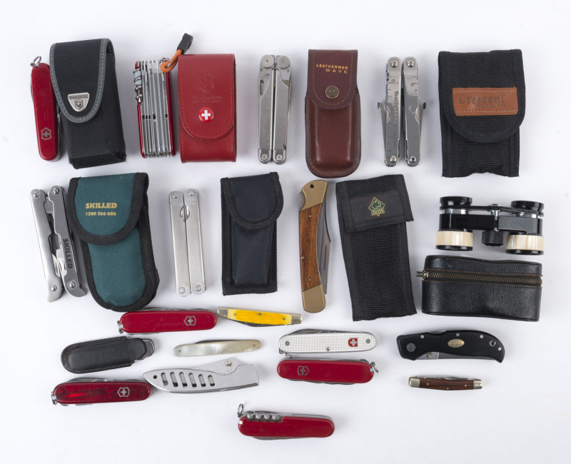 Group of 18 assorted pocketknives and multi tools including PUMA and VICTORINOX