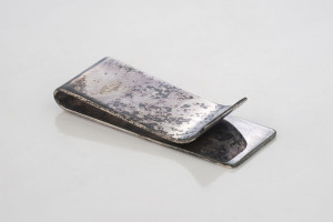 An English sterling silver money clip, late 20th century, ​5cm wide