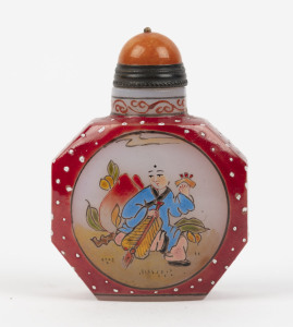 A Chinese Peking glass and enamel painted scent bottle, early 20th century. 6.5cm high