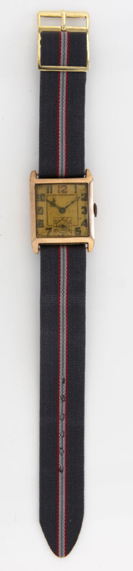 A vintage square faced gent's wristwatch with 9ct gold case, circa 1925, ​3cm high