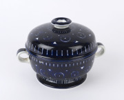 ARABIA "Valencia" Finish tableware, circa 1975, designed by Ulla Procopé (Finland, 1921-1968): casserole pot with lid. 16cm high, 22cm wide