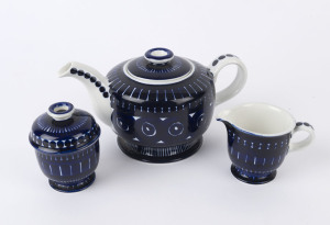 ARABIA "Valencia" Finish tableware, circa 1975, designed by Ulla Procopé (Finland, 1921-1968): teapot, mini lidded sugar bowl and mini creamer (three items).