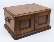 English silver plated cutlery ware housed in a handsome three drawer oak canteen, late 19th century, the canteen 28cm high, 52cm wide, 41cm deep - 2